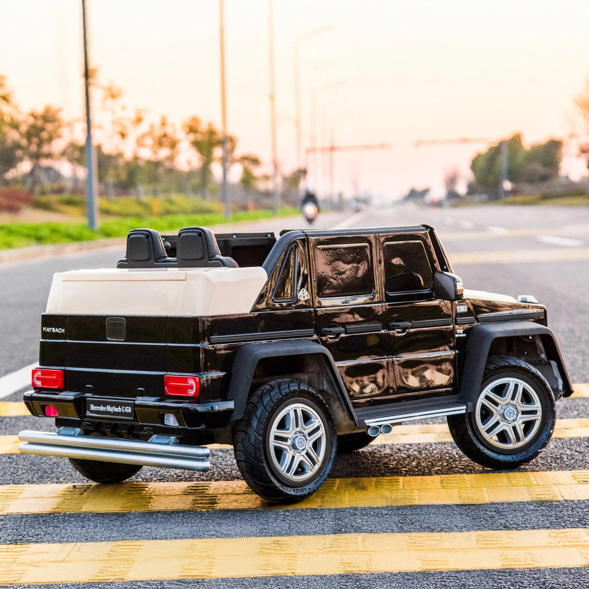 12V Mercedes Maybach G650 Landaulet 1 Seater