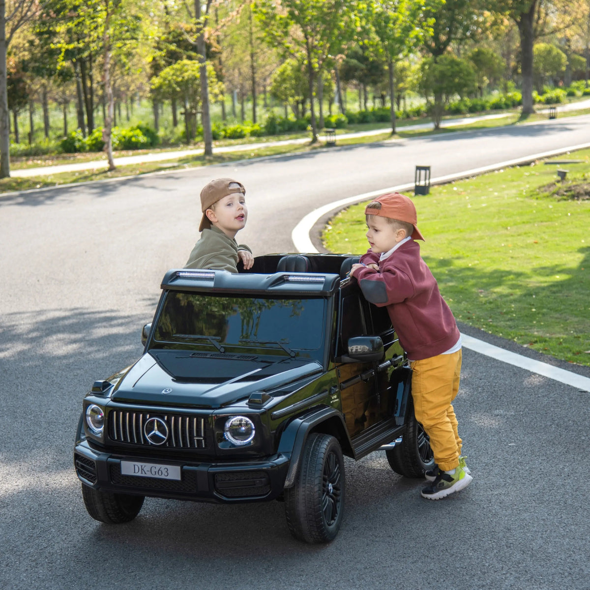 2026 2x24V Mercedes Benz G Wagon 4X4 XL Kids Ride On Car with Remote Control