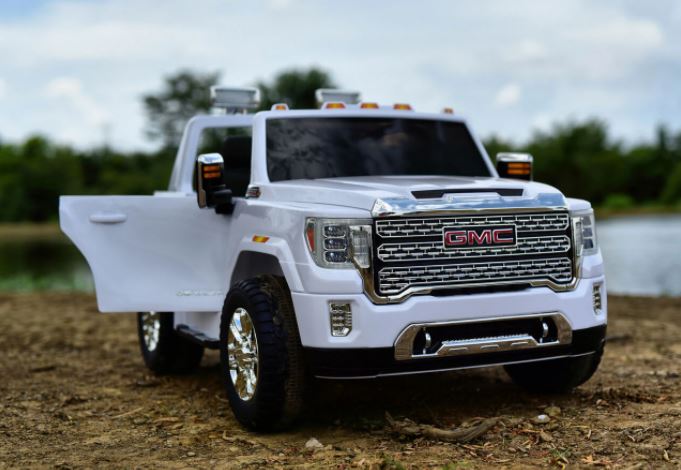 2026 24V GMC Sierra Denali 2-Seater Ride-On Truck.