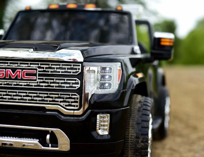 2026 24V GMC Sierra Denali 2-Seater Ride-On Truck.