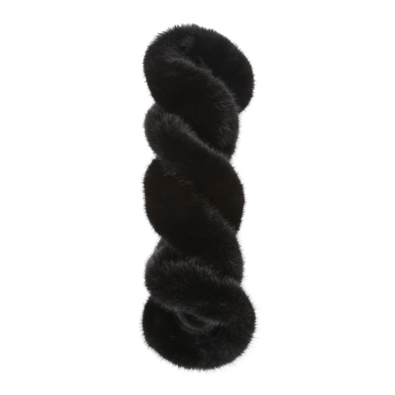 Warm Plush Car Steering Wheel Cover Black O1CN01xnqa5v2H1H9C26EBR__2215075849090-0-cib_778c03da-86ec-4c73-b233-faaab87f4e48