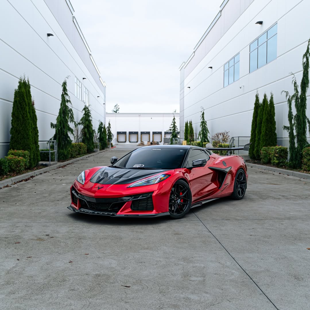 Vampire Red Glossy Metallic TPU Paint Protection Film Self-Healing, UV-Proof & Scratch-Resistant Color PPF