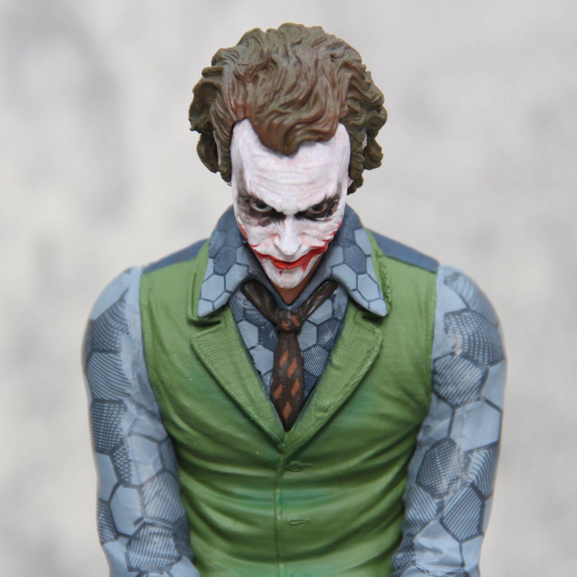 DC Suicide Squad The Joker and Harley Quinn Statue Model Toys dc-suicide-squad-the-joker-and-harley-quinn-statue-model-toys-auto-parts-7